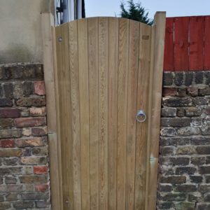 Convex top tongue & groove gate. Jacksons Brabourne Boarded Gate