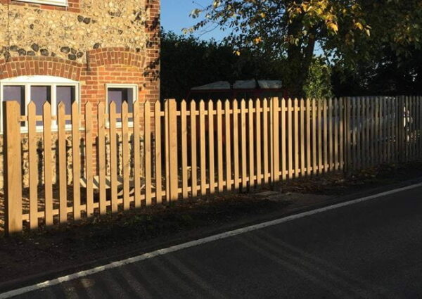 palisade Picket Fence Panels with Pointed Tops