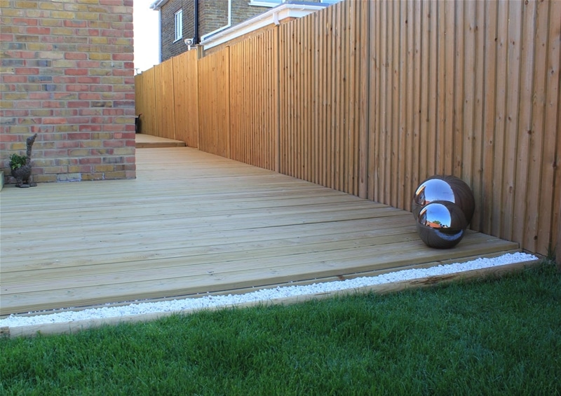 Featherboard fencing and decking installation service kent